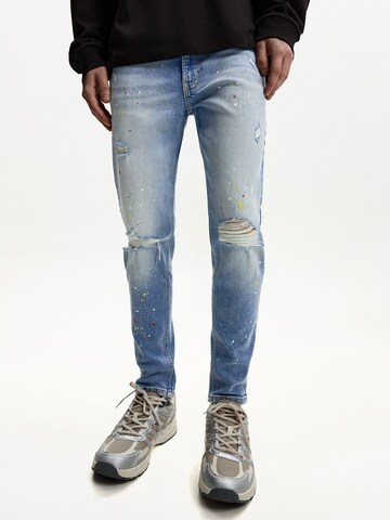 Skinny Jeans di Bershka in blu: frontale