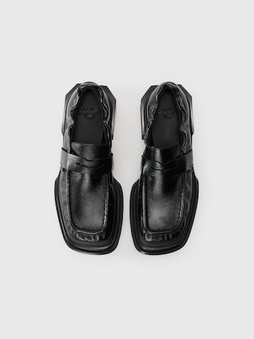 Papuci de casă 'Maybole' de la Dr. Martens pe negru