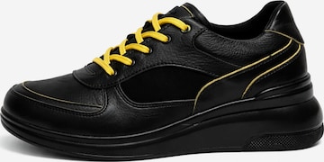 Baskets basses Lorévine en noir : devant