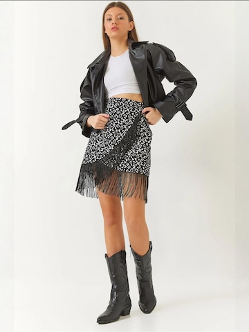 Bianco Lucci - Saia em preto