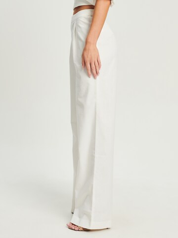 Tussah - regular Pantalón plisado 'DREW' en blanco