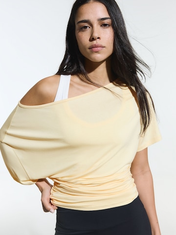 Bershka Póló - sárga: elől