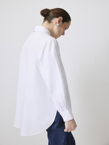 Touche Prive Shirt in White