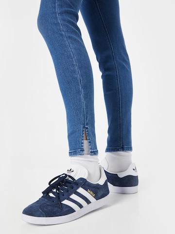 PIECES Skinny Jeans 'SANNI' in Blue