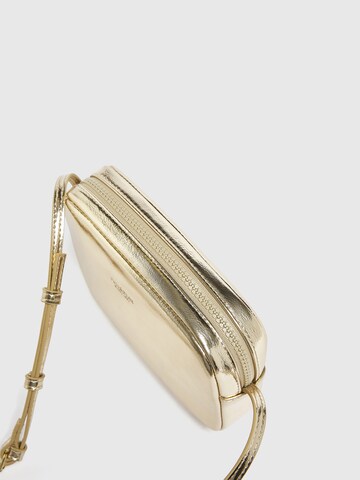 Pull&Bear Crossbody Bag in Gold