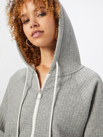 QS Zip-Up Hoodie in Grey