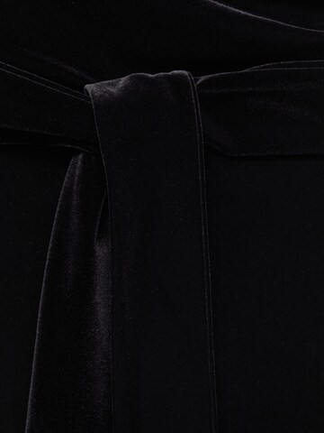 Salopeta 'Xmel' de la MANGO pe negru