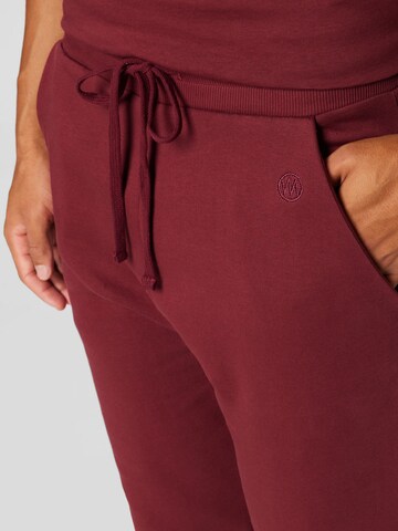 WESTMARK LONDON Regular Pants in Red