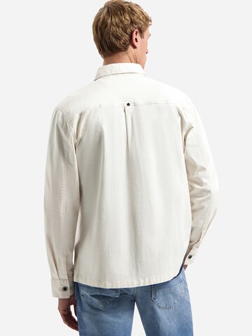 Coupe regular Chemise No Excess en beige : derrière