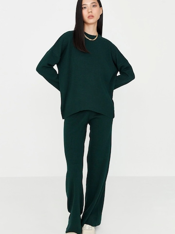Trendyol - Traje para estar en casa en verde: frente