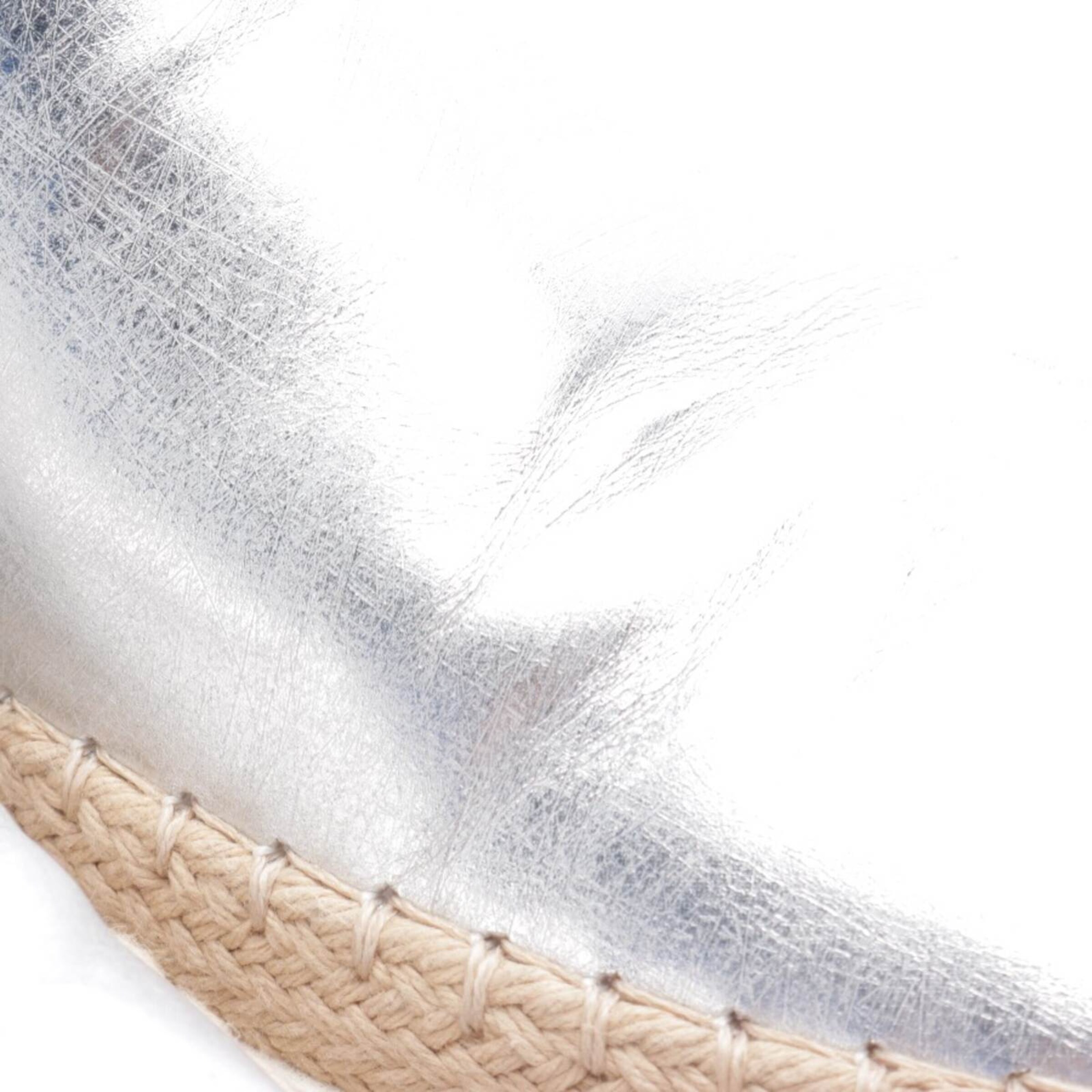 Tod's Flats & Loafers in 39 in Silver