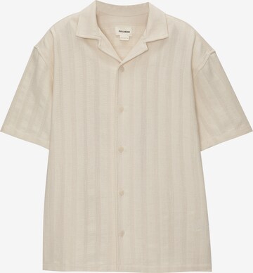 Pull&Bear Comfort fit Button Up Shirt in White: front