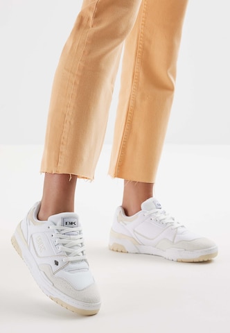 BRITISH KNIGHTS Sneaker low ' VENDON ' i hvid: forside