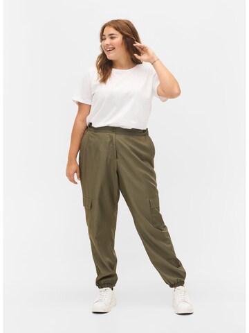 Loosefit Pantaloni cargo 'XCARGO' di Zizzi in verde