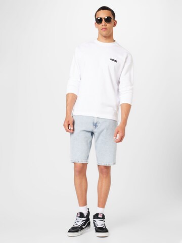 Sweat-shirt Calvin Klein en blanc