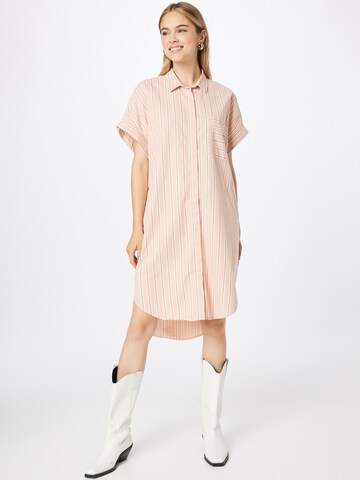 Robe-chemise Monki en rose : devant