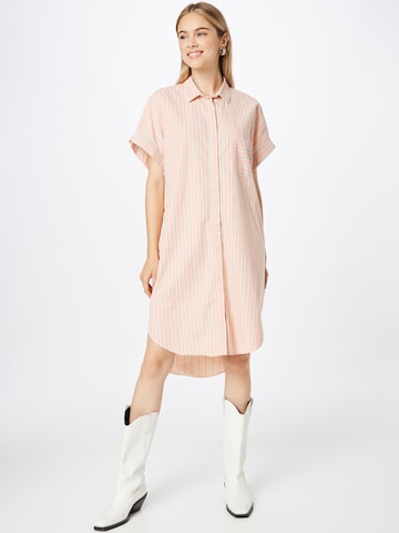 Robe-chemise Monki en rose : devant