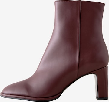 Next Nilkkurit värissä punainen: etupuoli