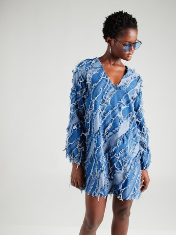 Robe 'Sally' SOMETHINGNEW en bleu : devant