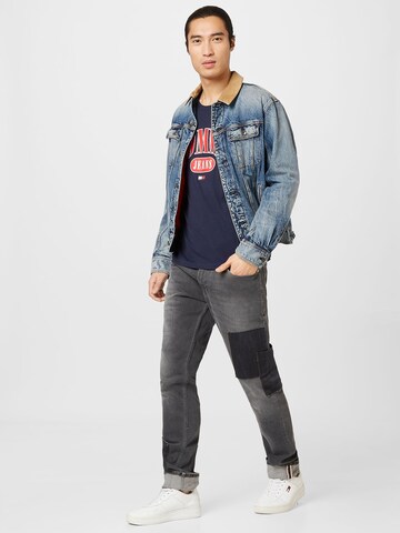 Tommy Jeans قميص 'Regular Entry' بلون أزرق