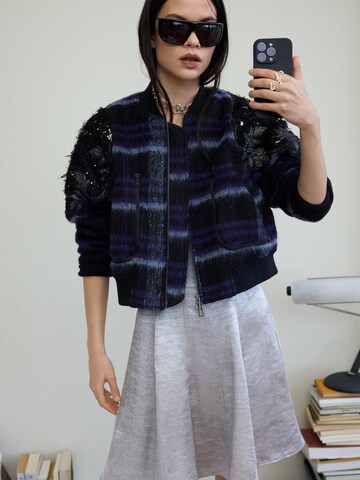 Desigual Преходно яке в черно