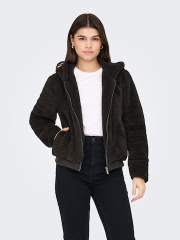 ONLY - Chaqueta de entretiempo 'Newanna' en marrón: frente