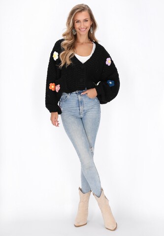 IZIA Neuletakki 'Fashion Look' värissä musta