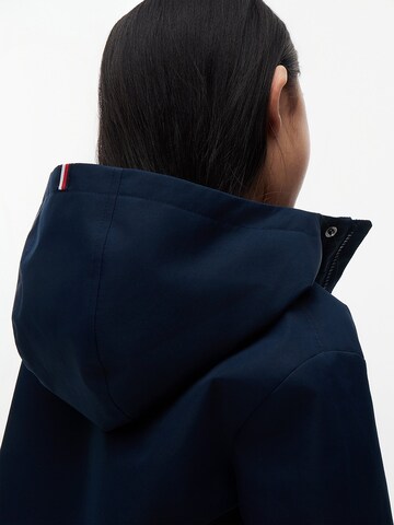 Veste mi-saison TOMMY HILFIGER en bleu