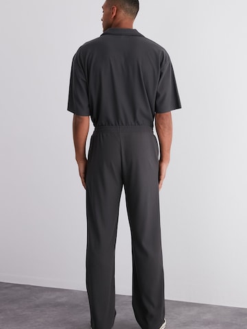 Trendyol - regular Pantalón deportivo en gris