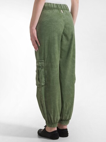 Tapered Pantaloni cargo di DEHA in verde