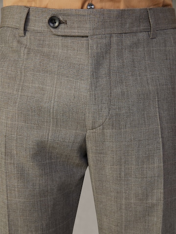 Coupe slim Pantalon 'Mace' STRELLSON en marron
