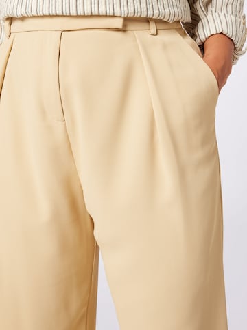 Wide leg Pantaloni con pieghe di River Island Plus in beige