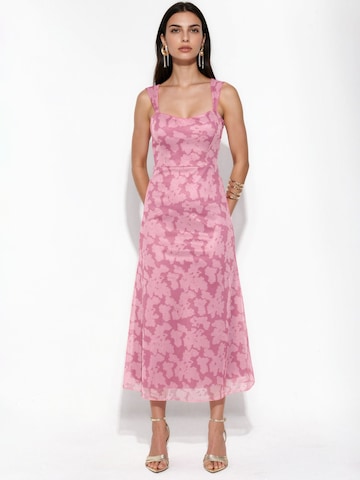 Hiccup - Vestido em rosa: frente