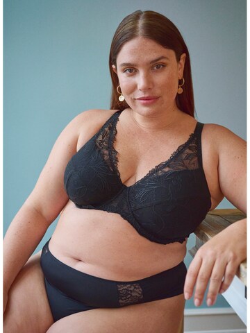 Devoted by Zizzi Trosa 'Britney' i svart