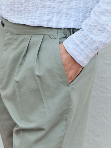 Regular Pantalon à pince Next en vert