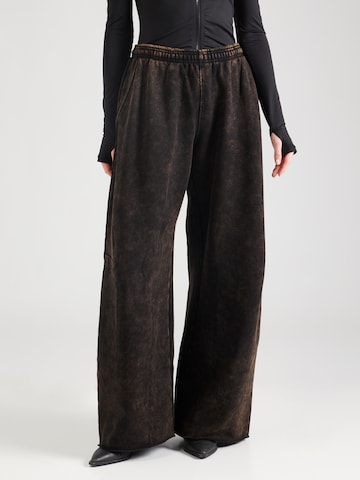 WEEKDAY Wide Leg Bukser 'Tiana' i brun: forside