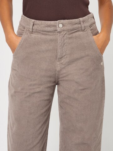 Gang Vat Broek '94VIA' in Bruin