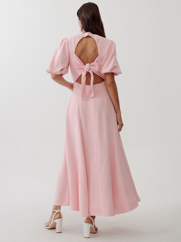 Tussah Φόρεμα 'JACLYN' σε ροζ: πίσω