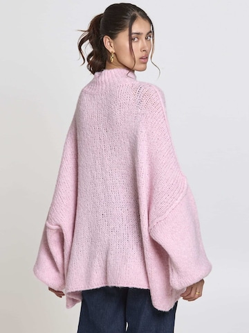 Lilavie Oversized Sweater ' Maraa ' in Pink