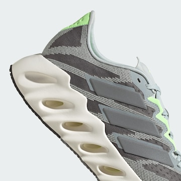 ADIDAS PERFORMANCE Laufschuh 'Switch Fwd' in Grau