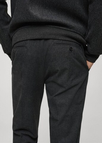 MANGO MAN Regular Hose 'Brest' in Grau