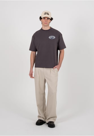 T-Shirt 'Racecore' Prohibited en gris