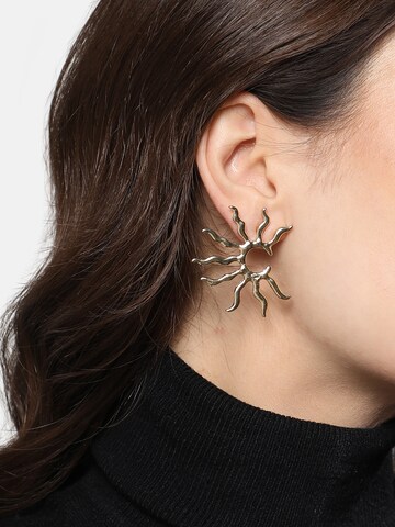 Boucles d'oreilles 'Bindiya' SOHI en or : devant