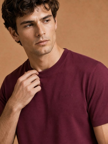 KING Essentials Shirt 'The Shawn'‌‌‌‌‌‌‌‌‌‌ in Rot