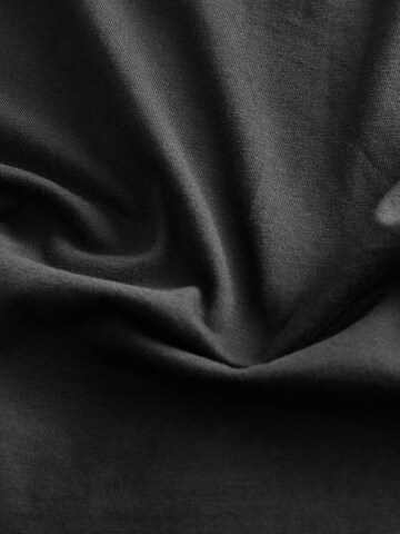 Tricou de la Next pe negru