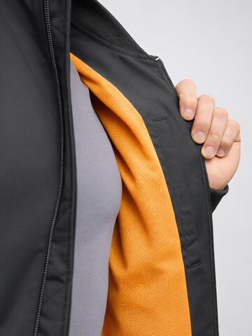 Derbe Between-Season Jacket 'Blousby' in Black