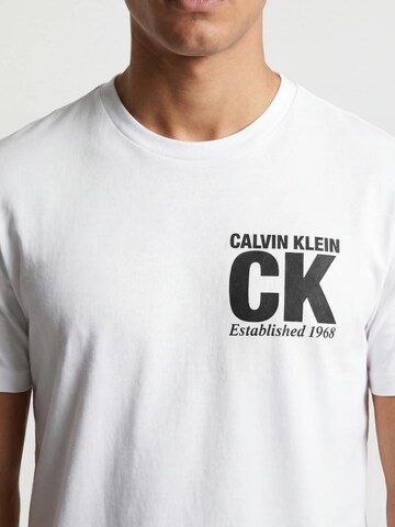 Maglietta di Calvin Klein in bianco