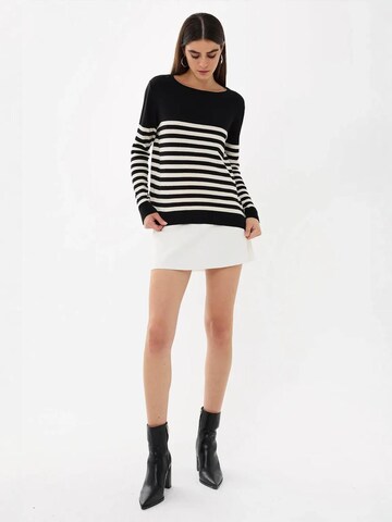 Hiccup Pullover in Schwarz