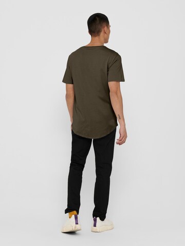 Only & Sons Regular Fit T-Shirt 'MATT' in Braun