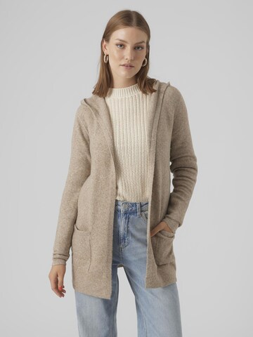 VERO MODA Neuletakki 'Doffy' värissä beige: edessä